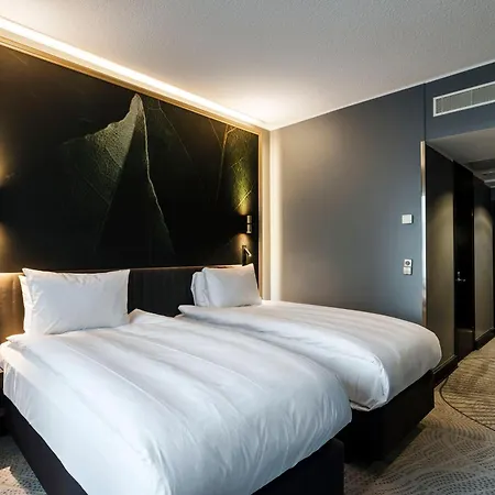 Crowne Plaza - Hesperia By Ihg מלון