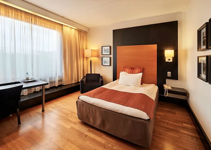 Crowne Plaza - Hesperia By Ihg Hotel 4*