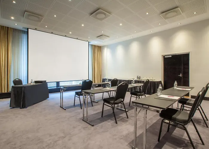 Crowne Plaza - Hesperia By Ihg Hotel